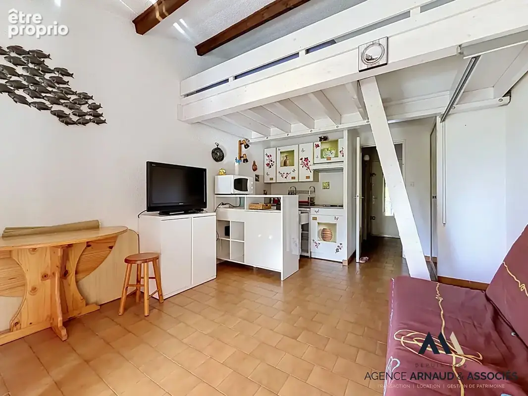 Appartement T1 à vendre avec vue mer à SAINT CYR SUR MER - La Madrague - photo 4