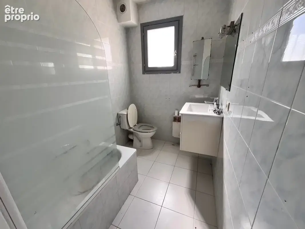 2 Pièces 42,5m2 avec sous sol aménagé 48m2 en Rez de Jardin 170m2 Garage en sous sol - photo 9