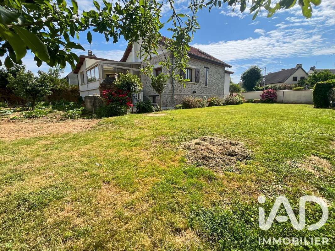 Maison 110 m² à Brie-Comte-Robert  - photo 6