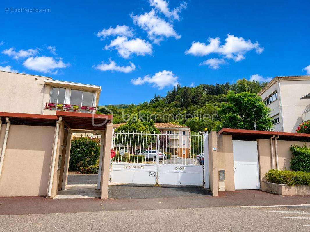  EXCLUSIVITÉ – Superbe T3 avec terrasse de 15 m² ET PLACE DE PARKING dans la résidence la plus prisée de Lamalou-les-Bains ! - photo 21