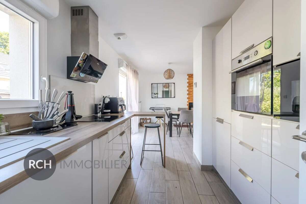 Exclusivité - Maison de village avec commerces à pied - photo 11