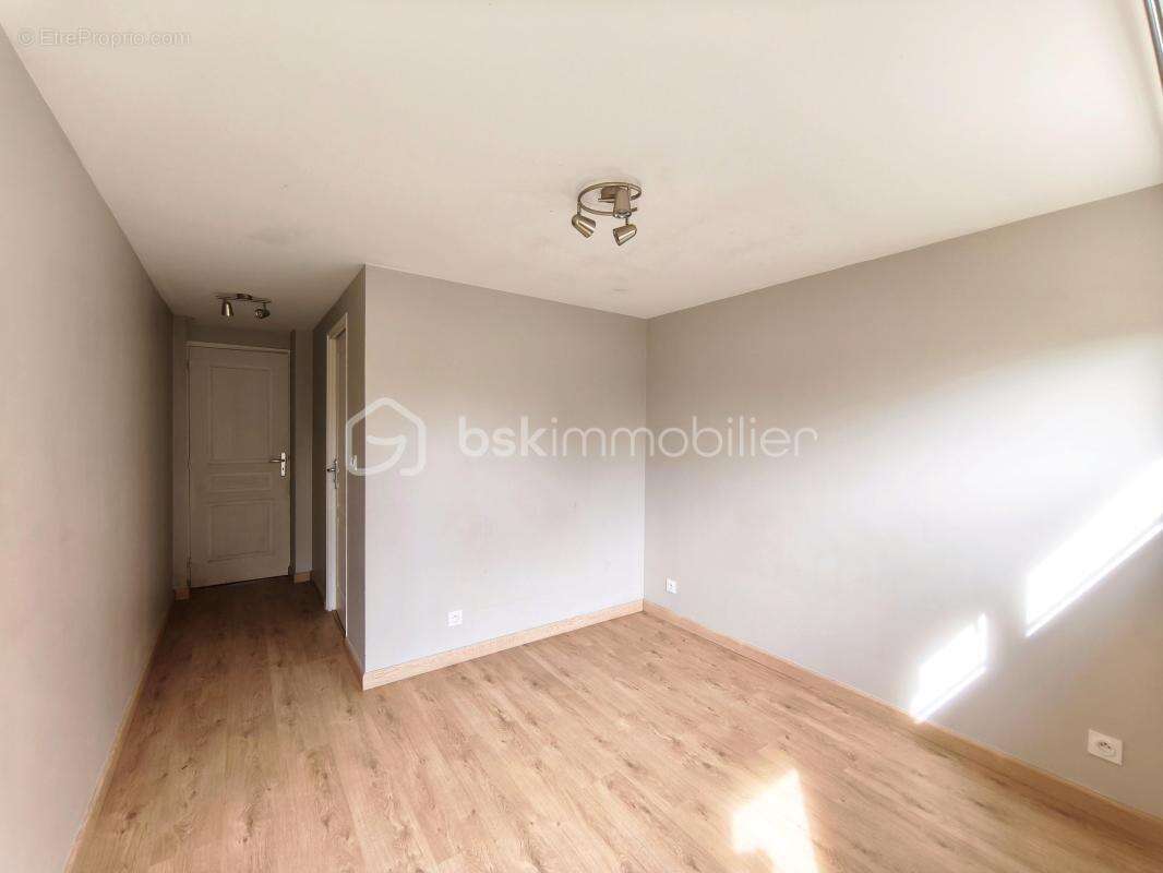 Charmant Appartement de 30 m² avec jardinet Privatif, cave et parking à Montigny-sur-Loing, Proche Gare - photo 6