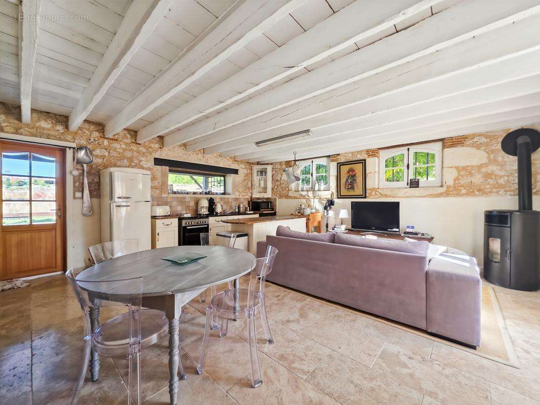 Maison à ROUFFIGNAC-DE-SIGOULES