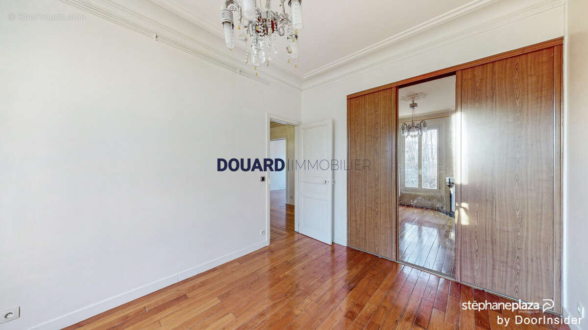 Appartement à HOUILLES