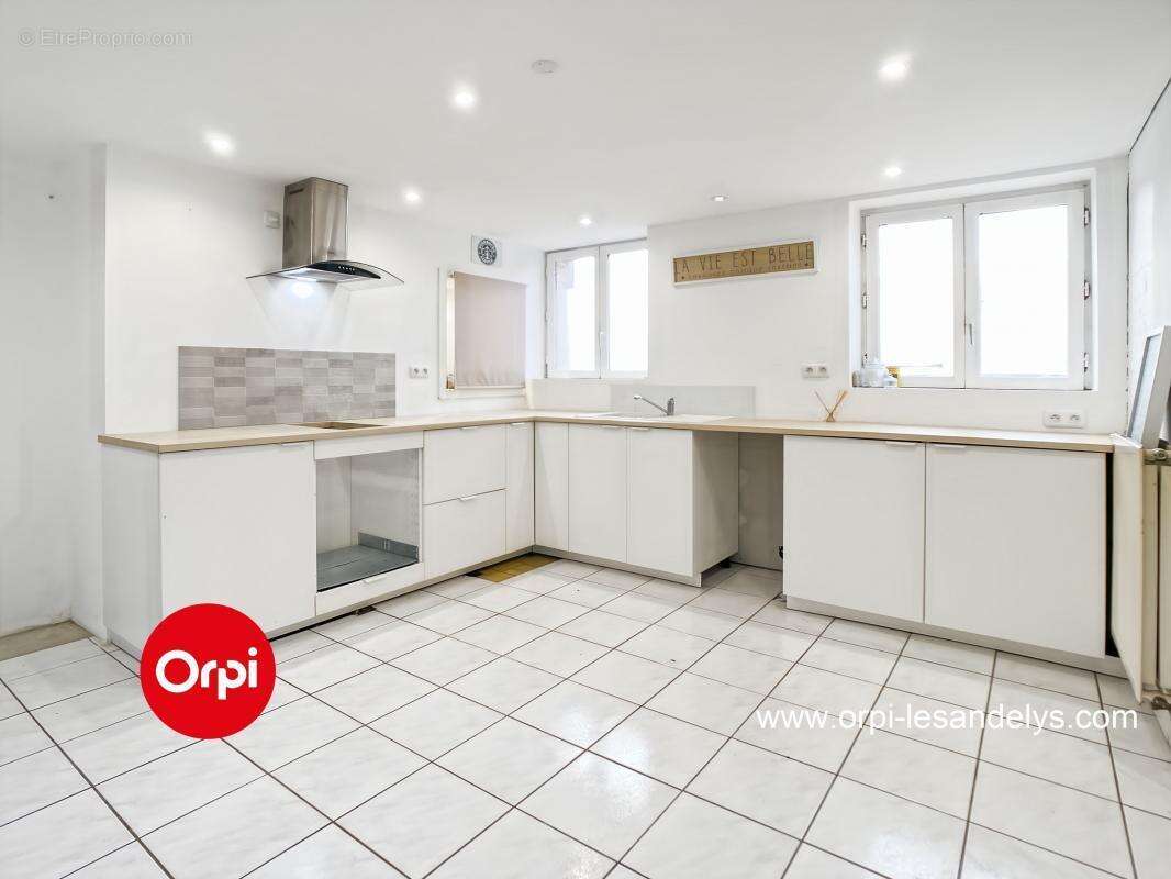 Maison à FLEURY-SUR-ANDELLE