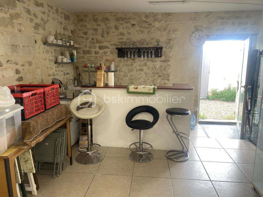 Maison de caractère située en centre-ville - photo 11