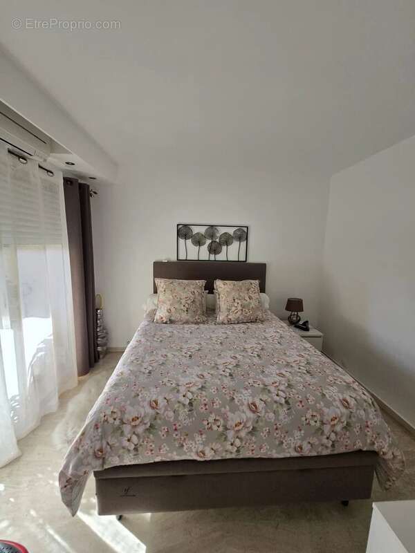 Appartement à VILLENEUVE-LOUBET