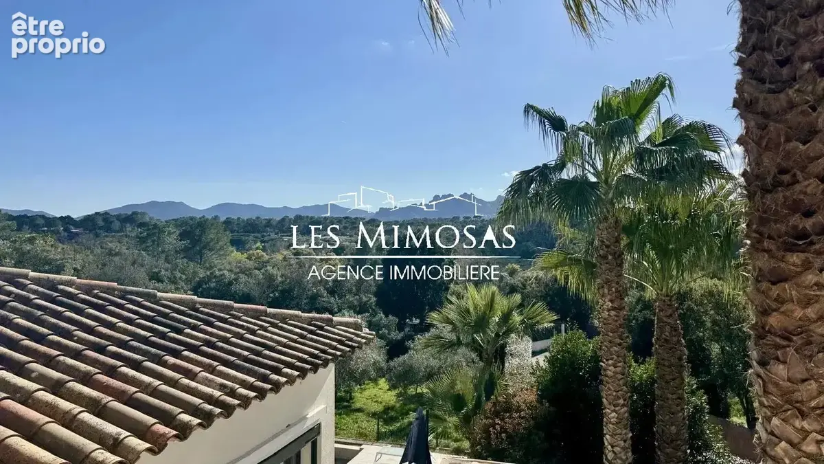 Maison à ROQUEBRUNE-SUR-ARGENS