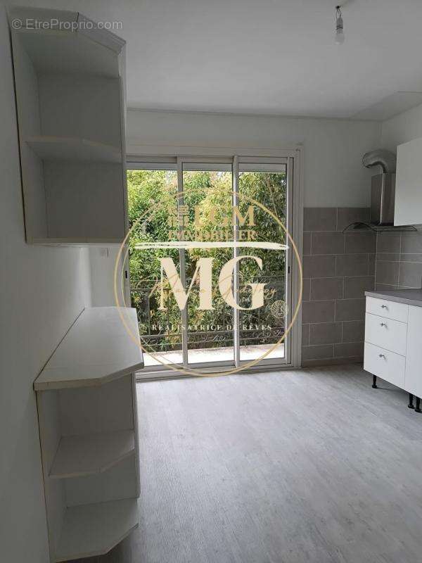 Appartement à MAUGUIO