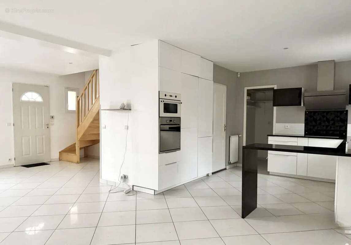 Maison à VIRY-CHATILLON