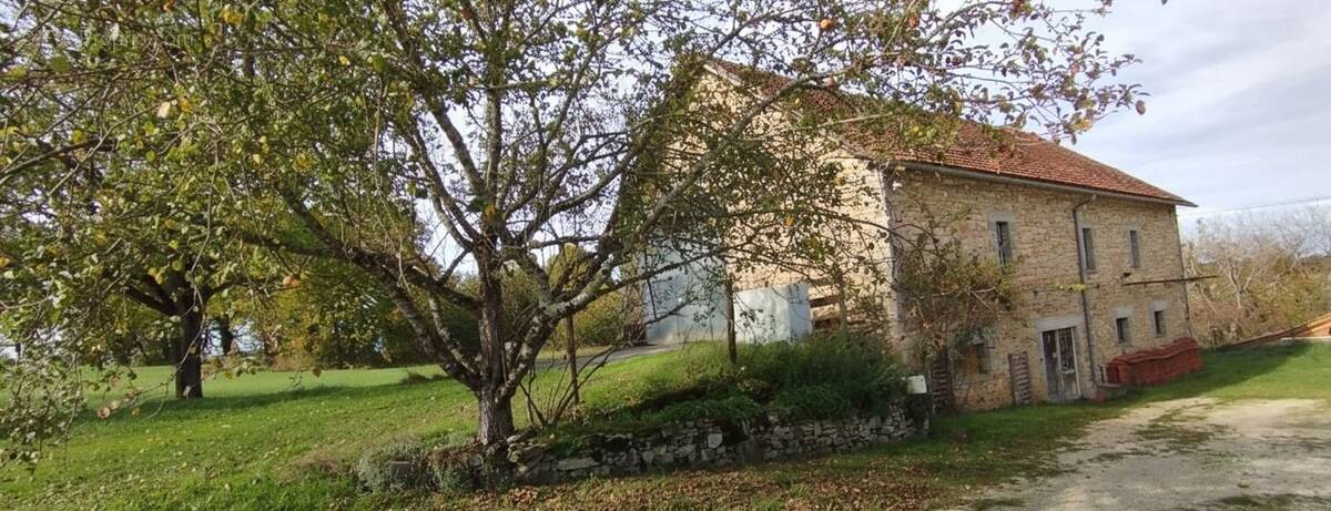 Maison à RUEYRES