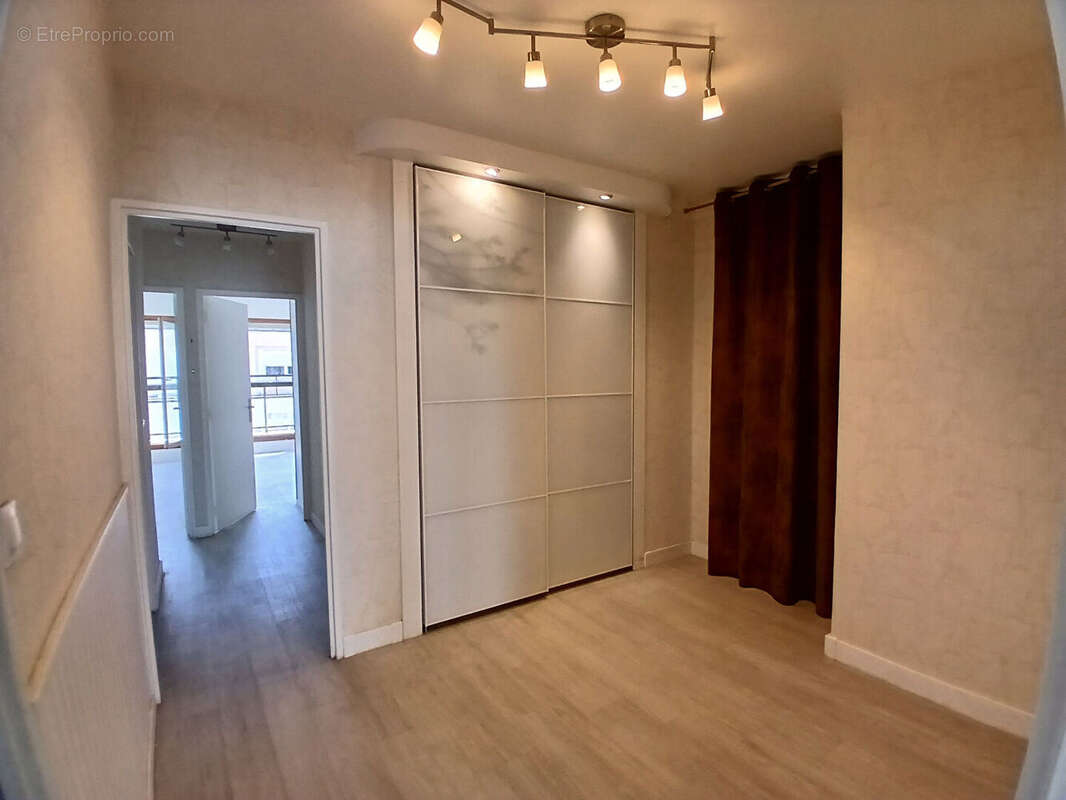 Appartement à NANTERRE