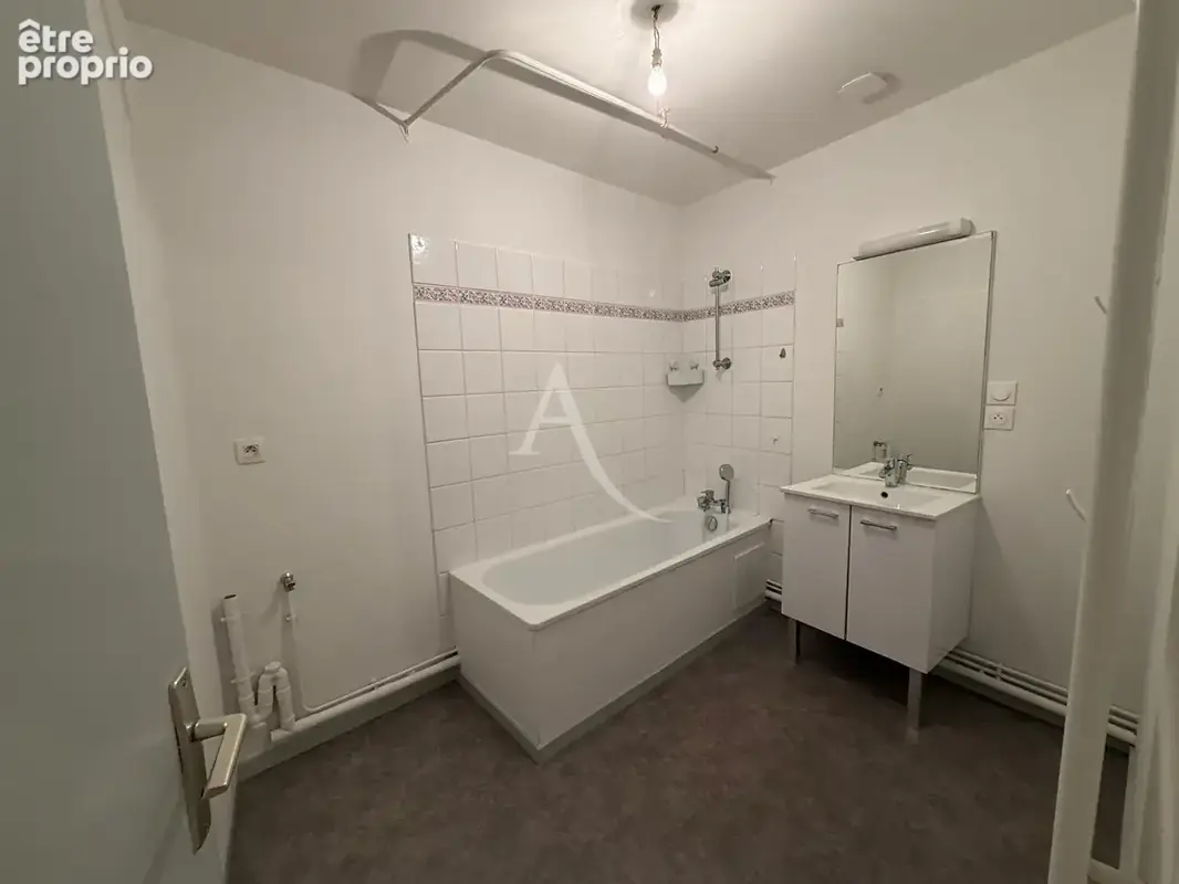 Bourg-en-Bresse, appartement type 2 rénové à neuf  coeur de ville - photo 5