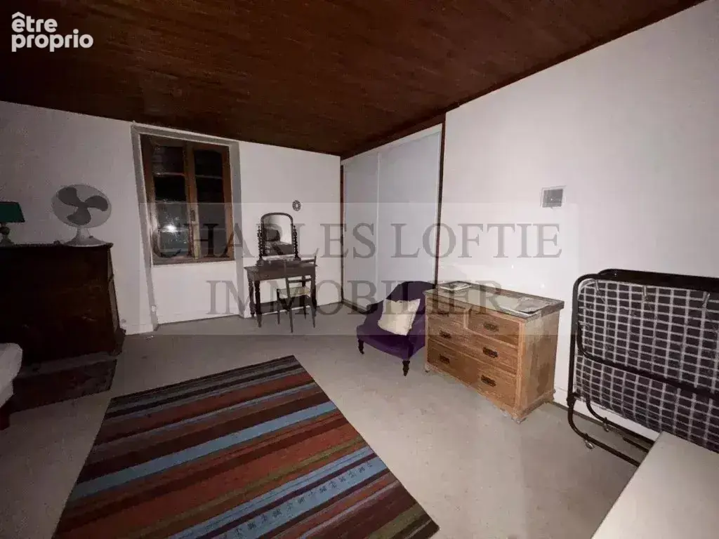 Spacieuse maison en pierre avec grande terrasse située à l'orée d'un village avec commerces et restaurant. - photo 21