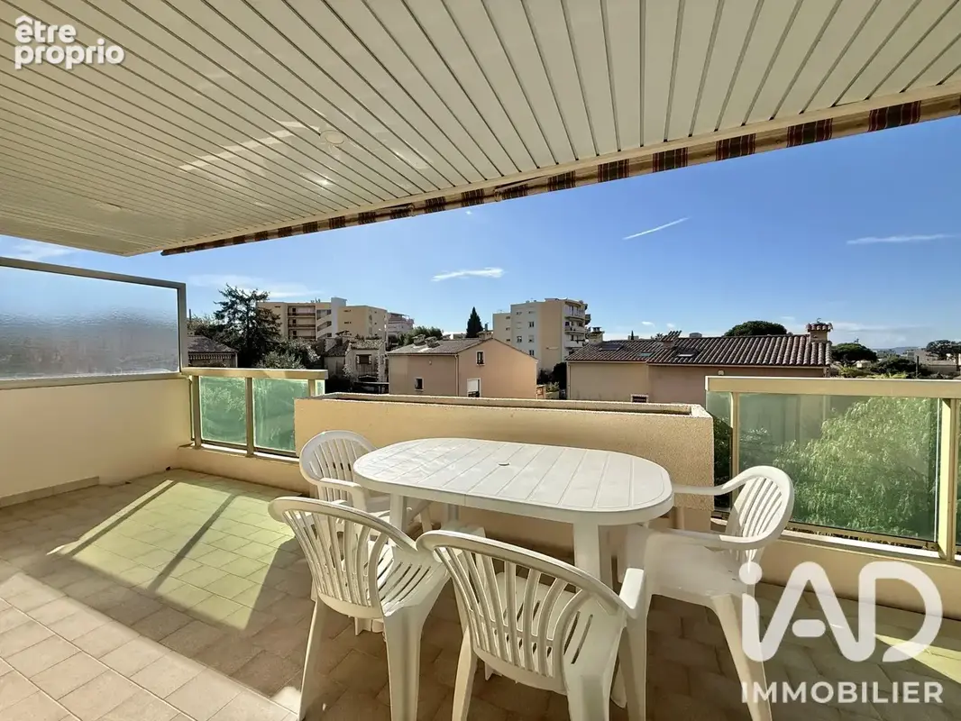 Photo 1 - Appartement à SAINT-LAURENT-DU-VAR