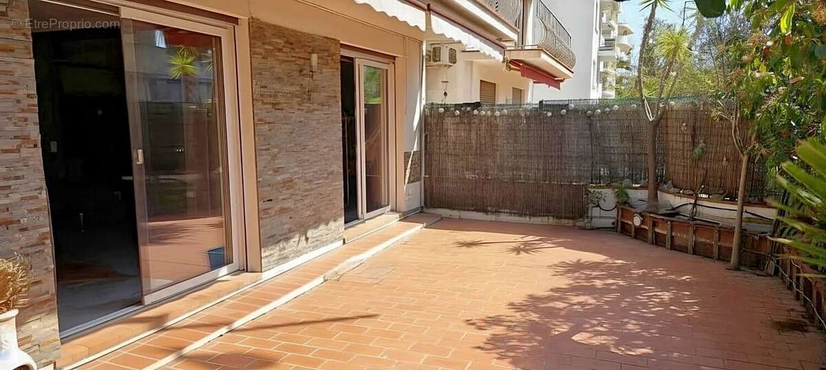 Cannes Basse Californie – Rare appartement 5 pièces en rez-de-jardin avec 127 m² d’extérieur - photo 8