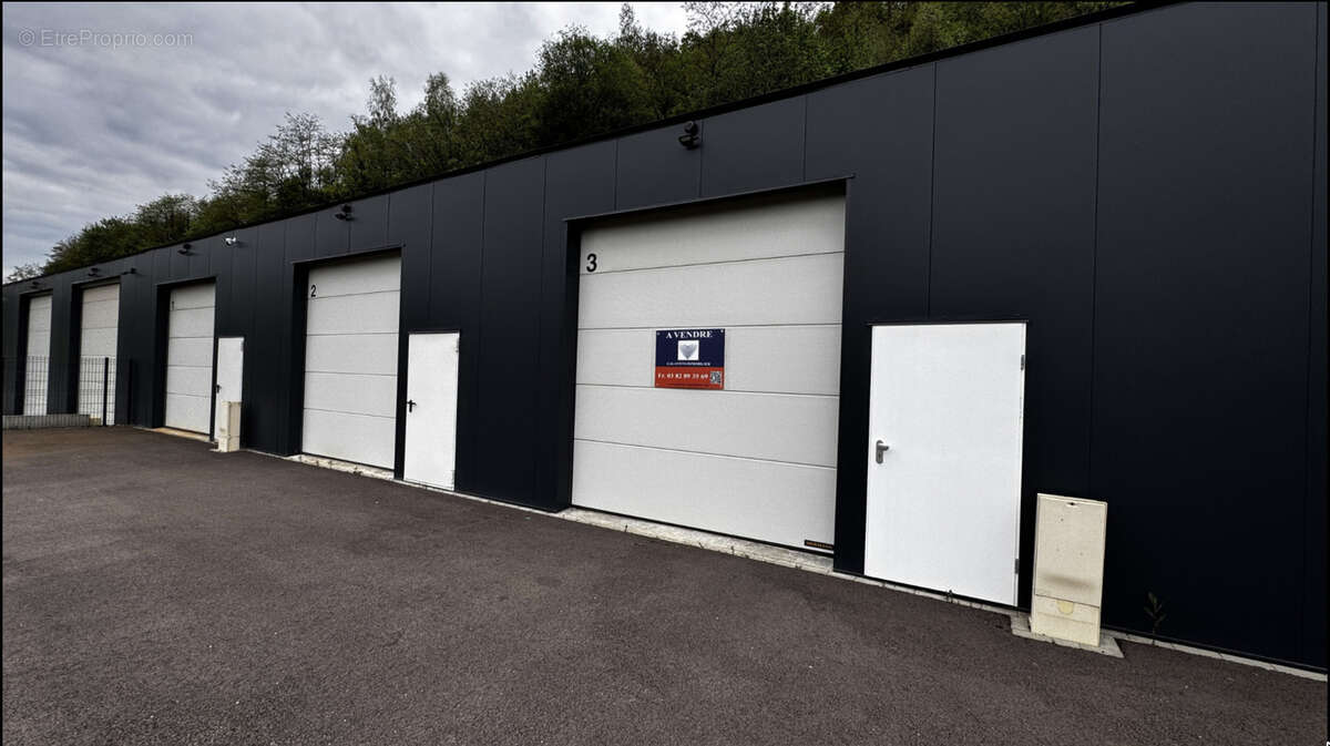Hangar - 100m2 à LEXY à 10 min de la frontière luxembourgeoise - photo 2