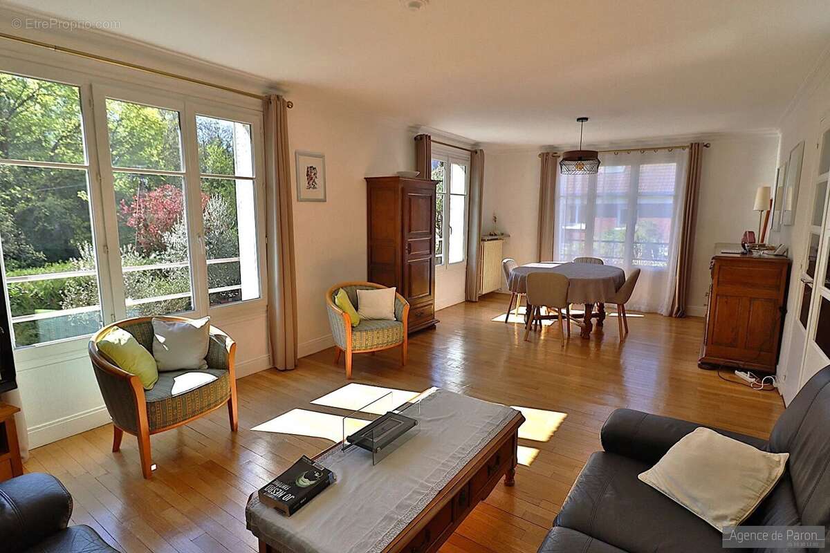 Maison à VERRIERES-LE-BUISSON