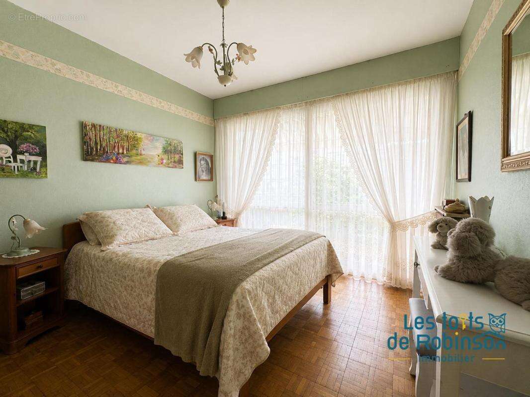 Appartement à LE PLESSIS-ROBINSON
