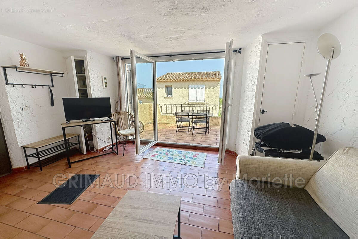 Appartement à GRIMAUD