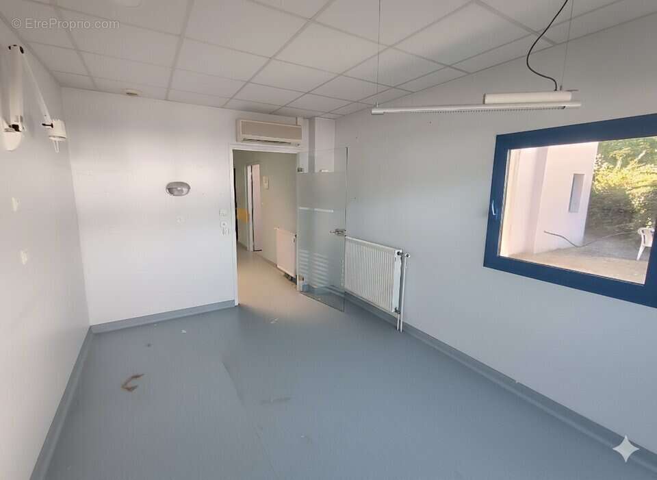 Commerce à VILLEFONTAINE