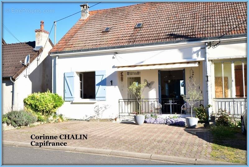 Maison à MONTCOMBROUX-LES-MINES