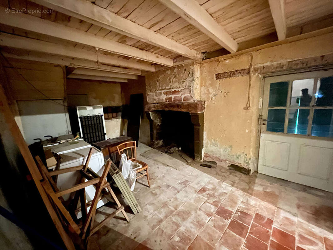 Maison à SAINT-PASTOUR