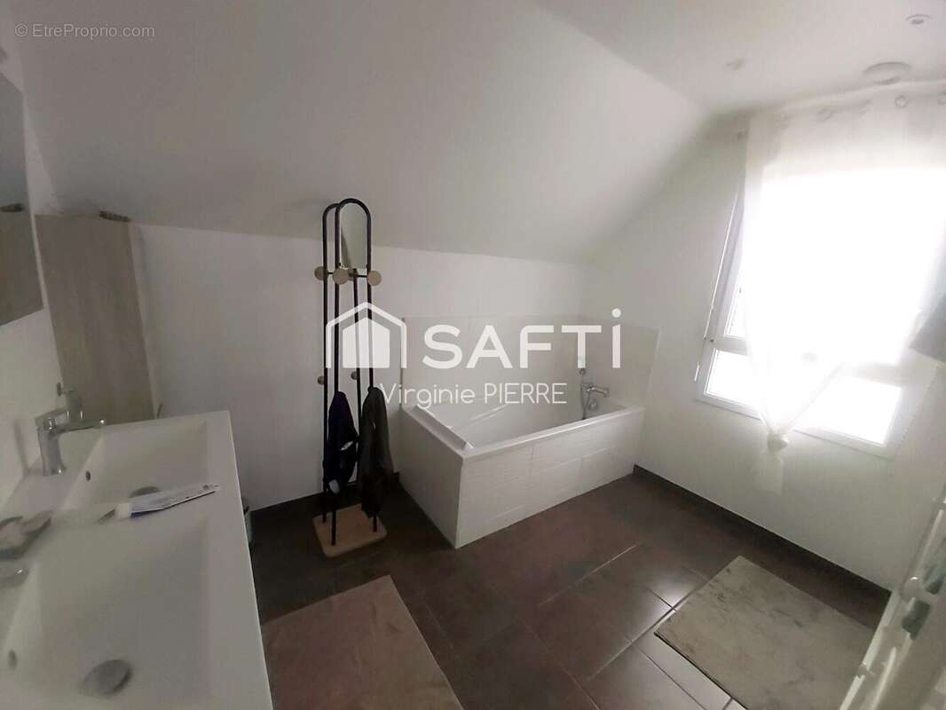 Photo 8 - Maison à ANGUERNY