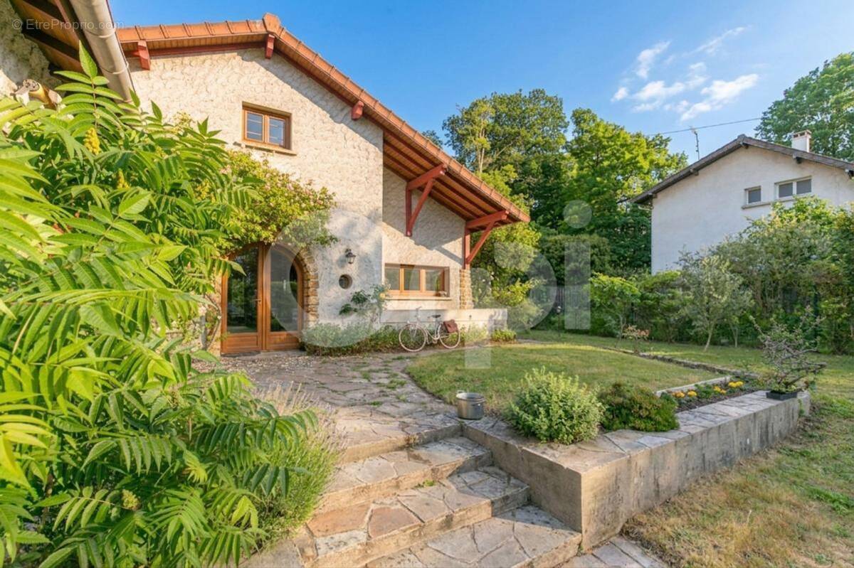 Maison à LIMEIL-BREVANNES