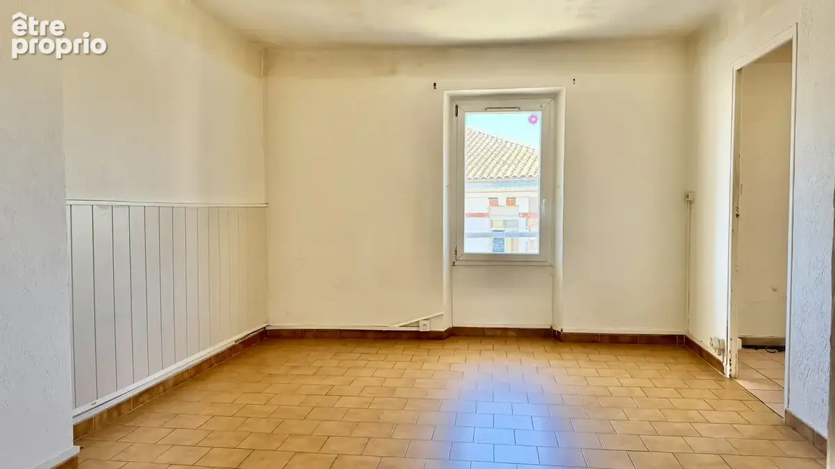 Appartement T2/T3 à fort potentiel   Dernier étage centre-ville de La Crau - photo 2