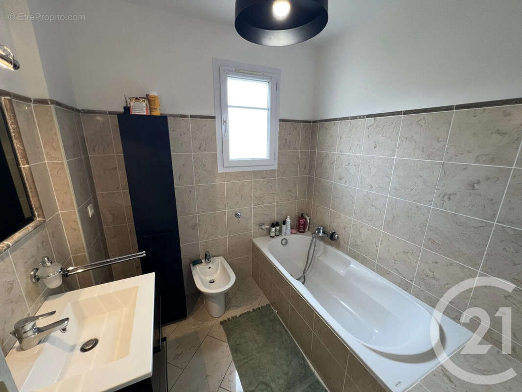 Appartement 140 m² à Saint-Florent  - photo 12