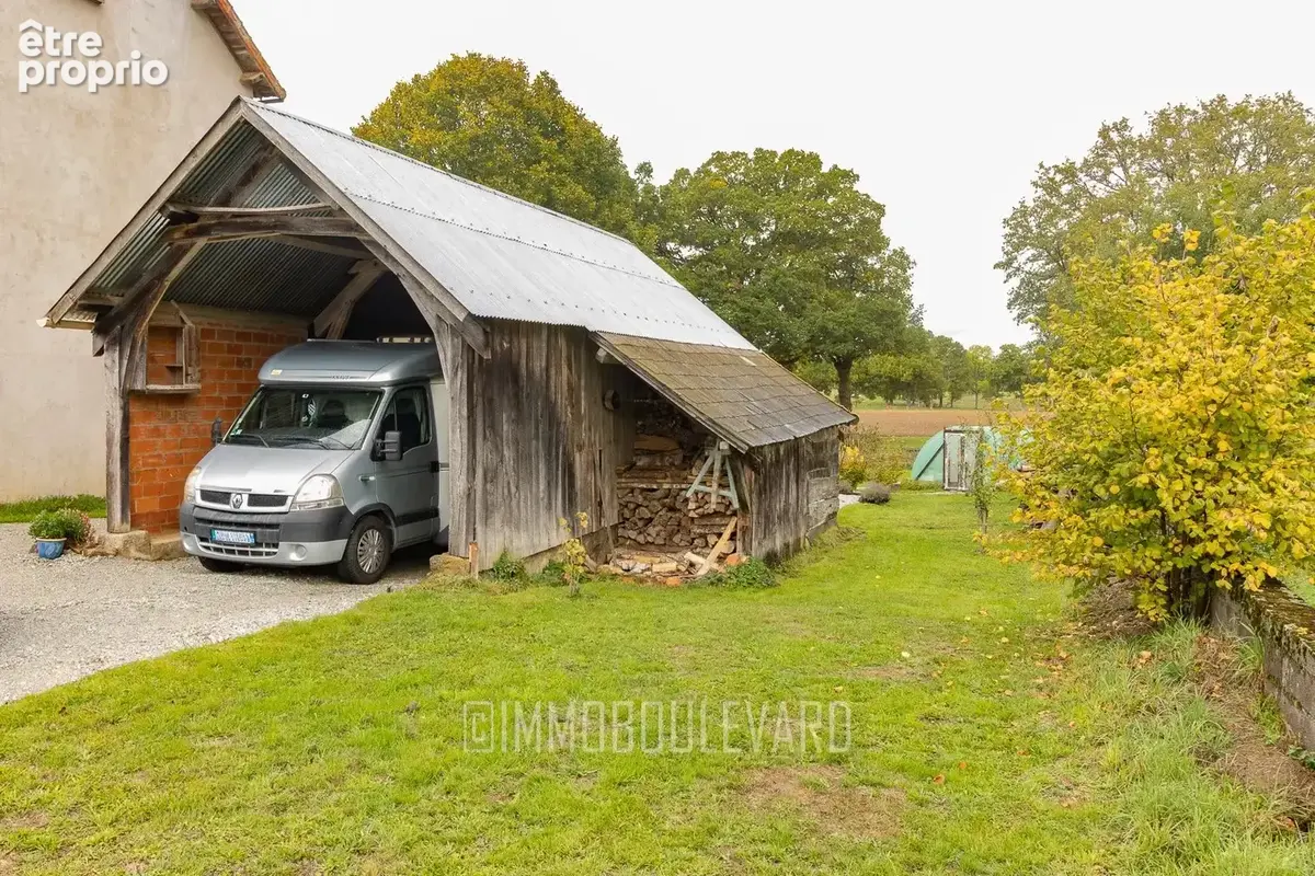À vendre : Grande maison avec vue dégagée (63) - photo 35