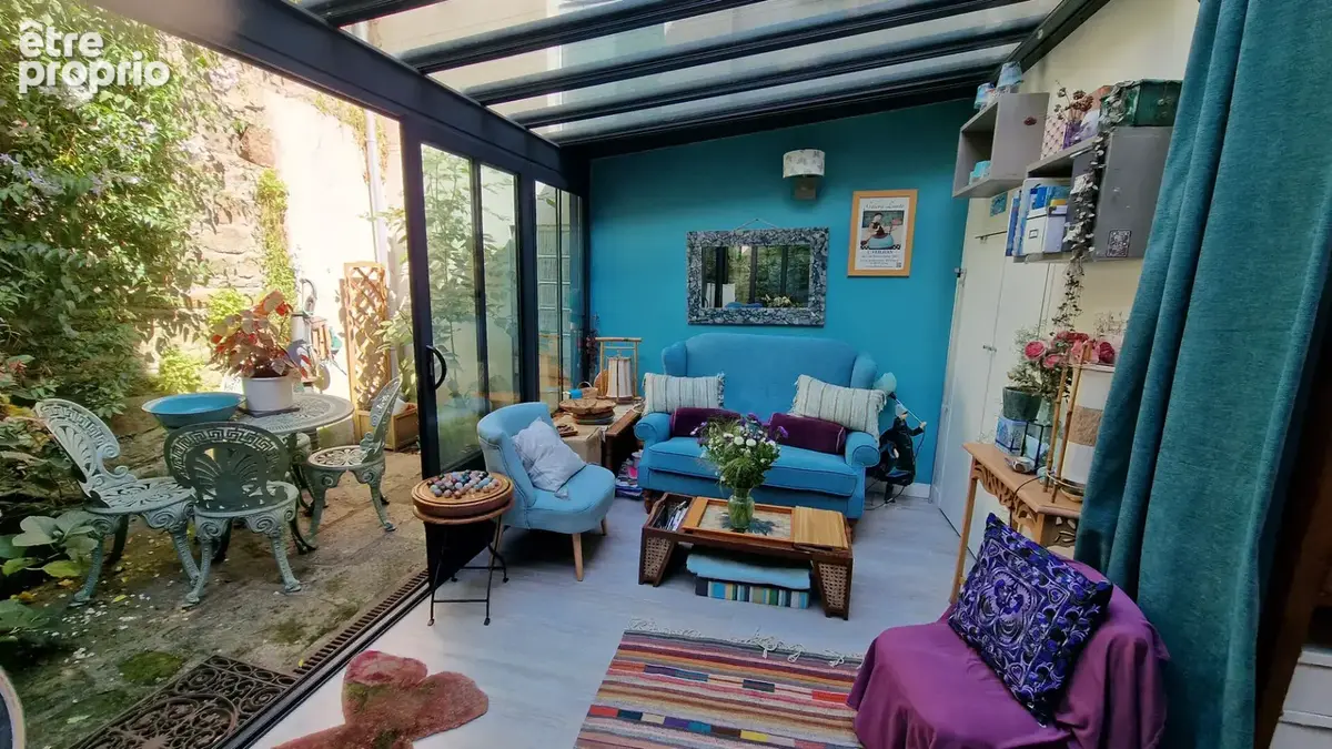 DINAN - Maison de caractère avec extension vitrée magnifique sur courette. - photo 3