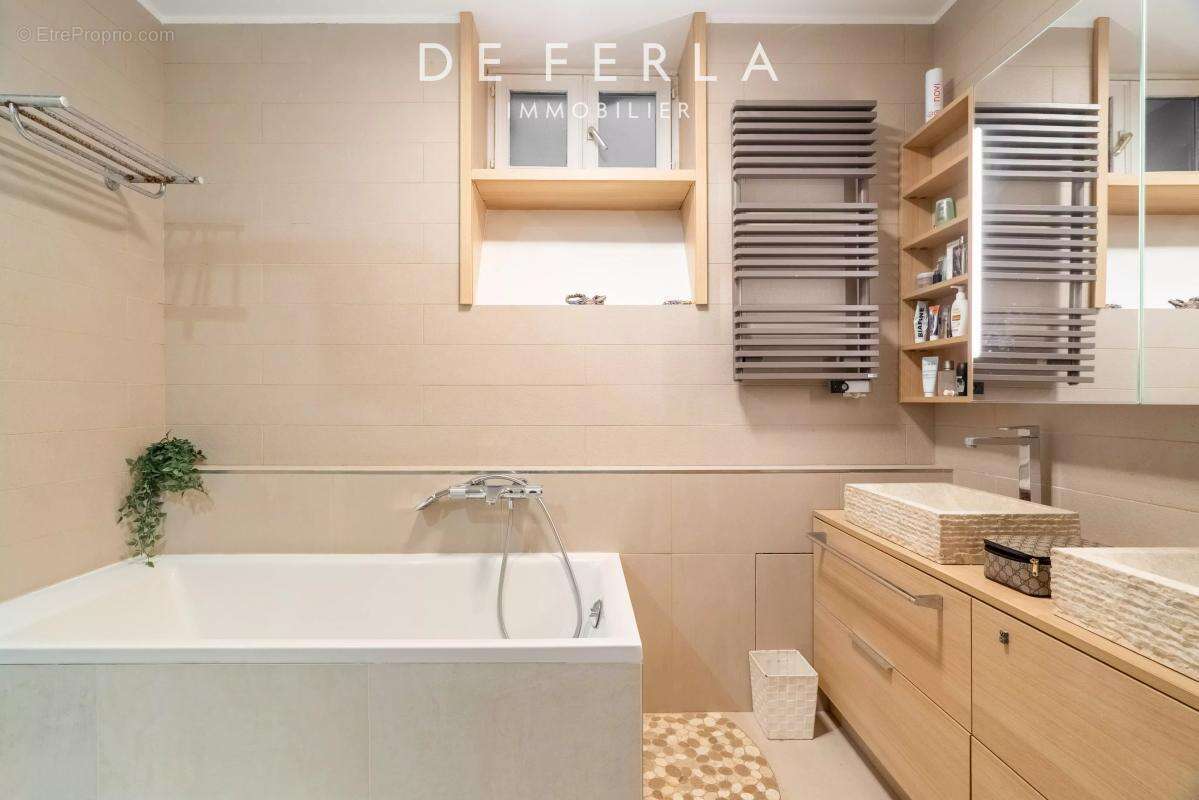 Appartement à PARIS-5E