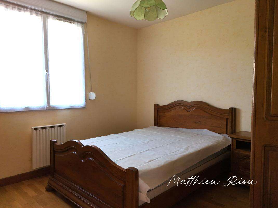 Maison 89 m² à Saint-Agnant-De-Versillat  - photo 5