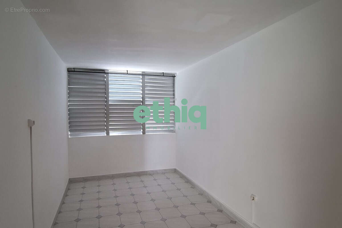 Appartement à LES ABYMES
