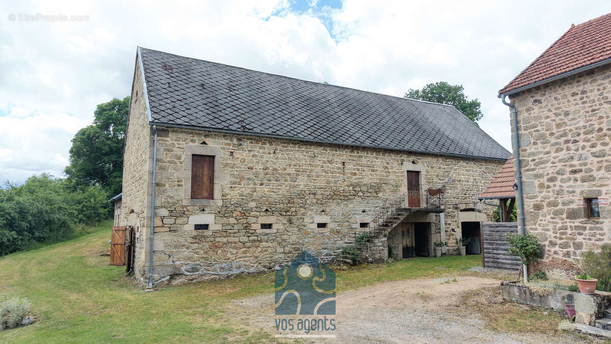 Propriété 9 pièces avec gîte et partie privative, grange, piscine et annexes - photo 23