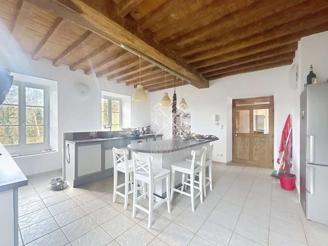 Maison à FERRIERES-SUR-SICHON