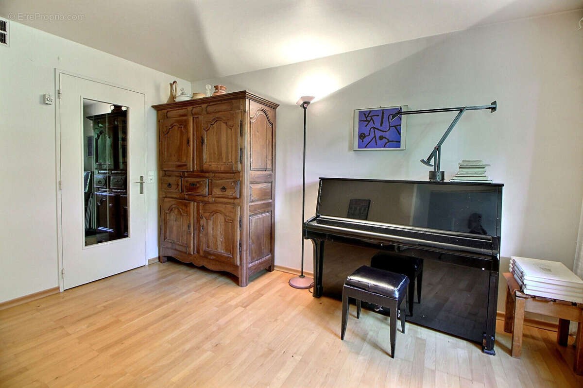 Appartement à SURESNES