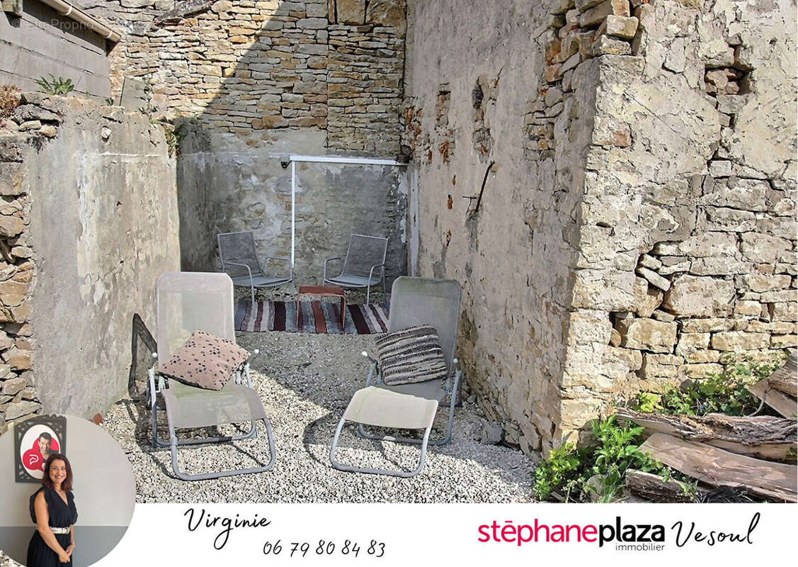 Maison à FLEUREY-LES-FAVERNEY