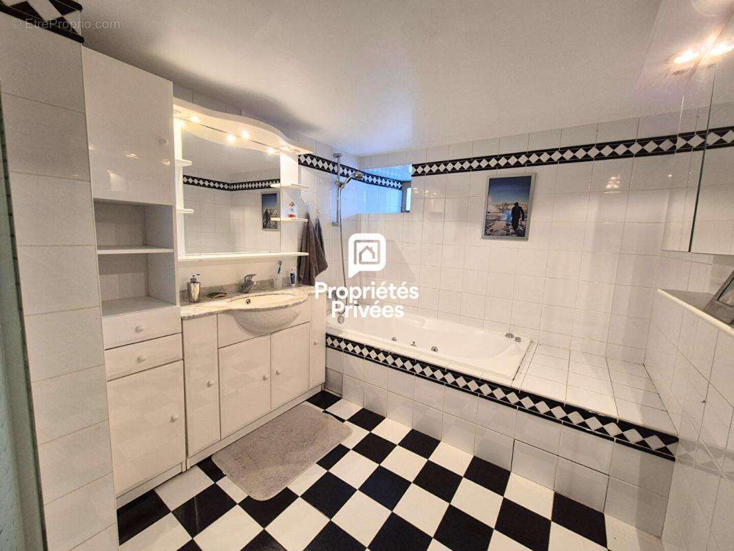 Maison à BELLEGARDE-SUR-VALSERINE