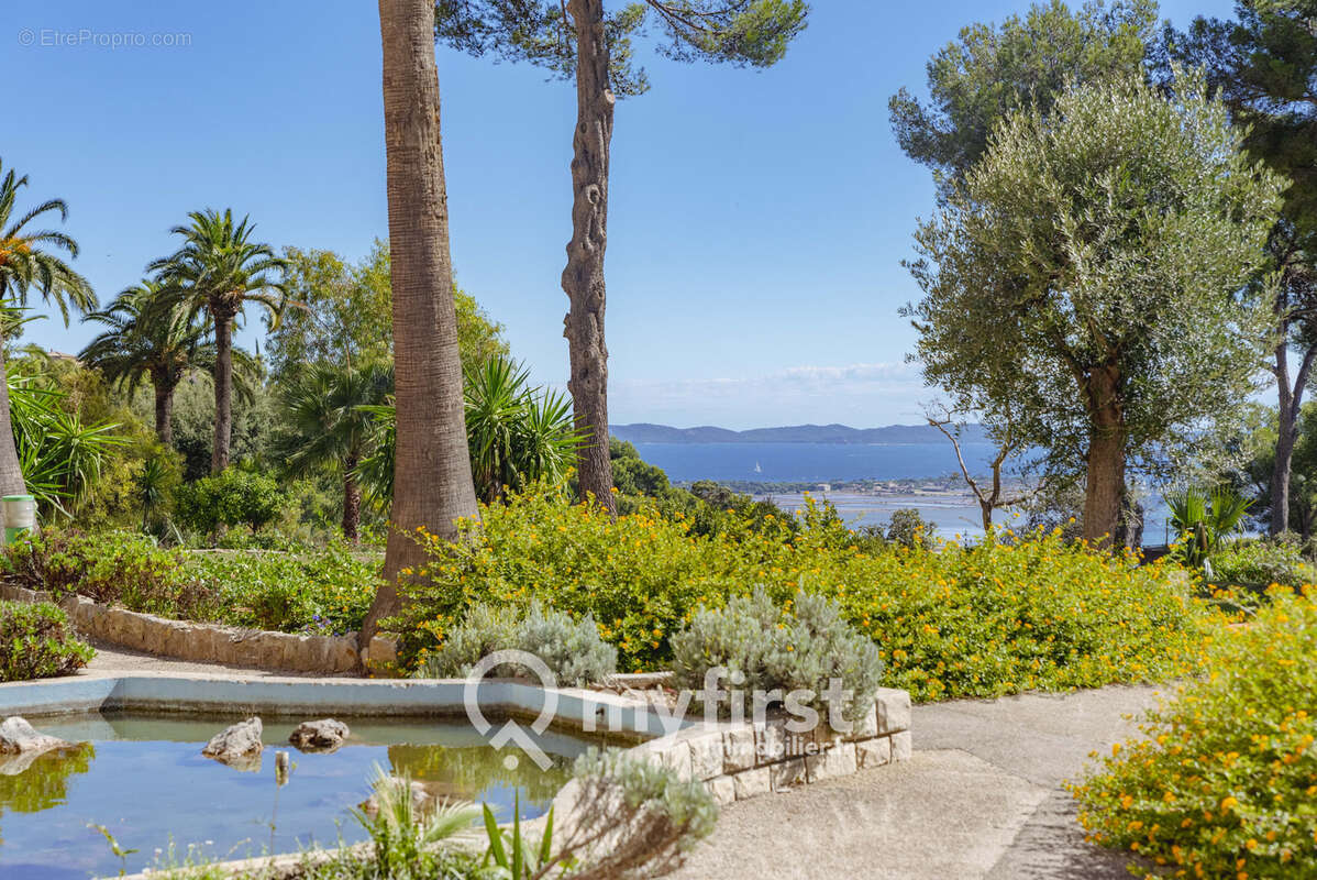 Appartement à HYERES