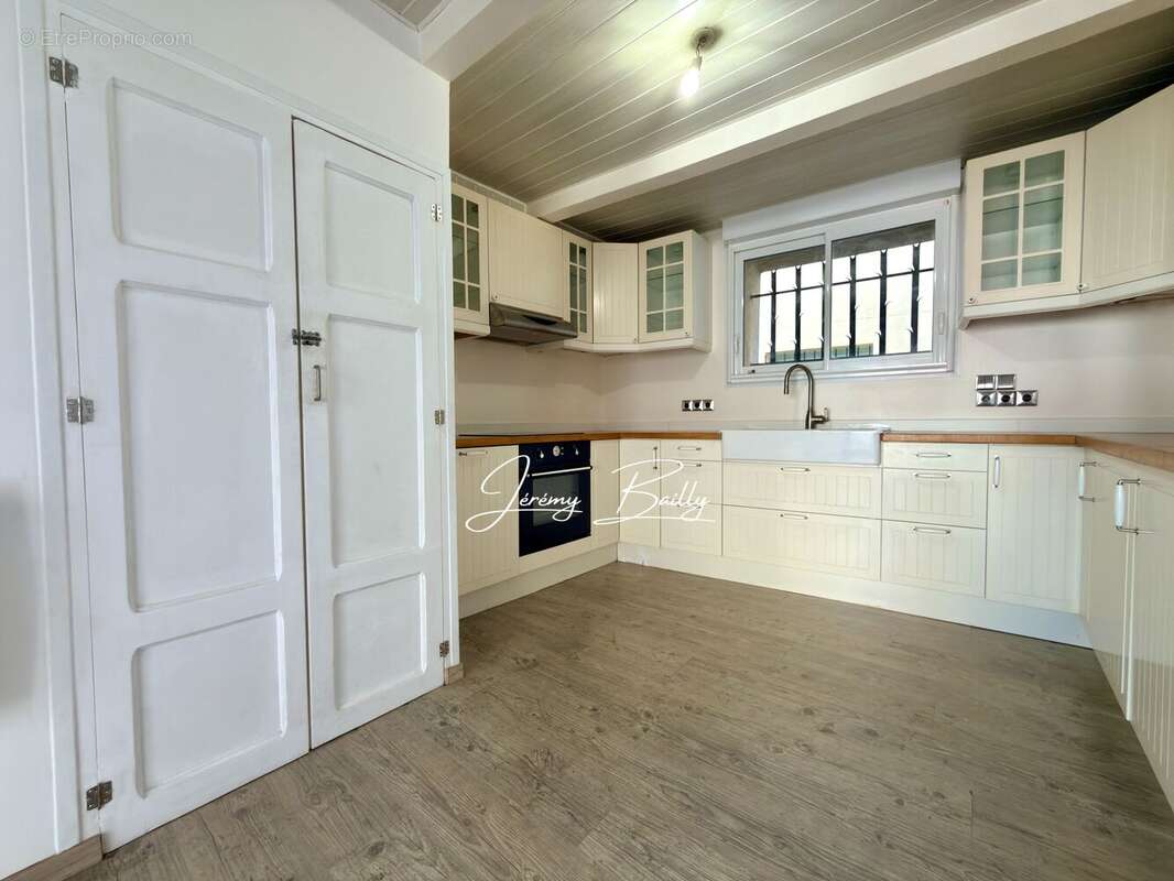 Maison 52 m² à Saint-Esteve  - photo 7