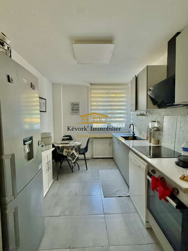 Appartement 85 m² à Bourg-Les-Valence  - photo 5