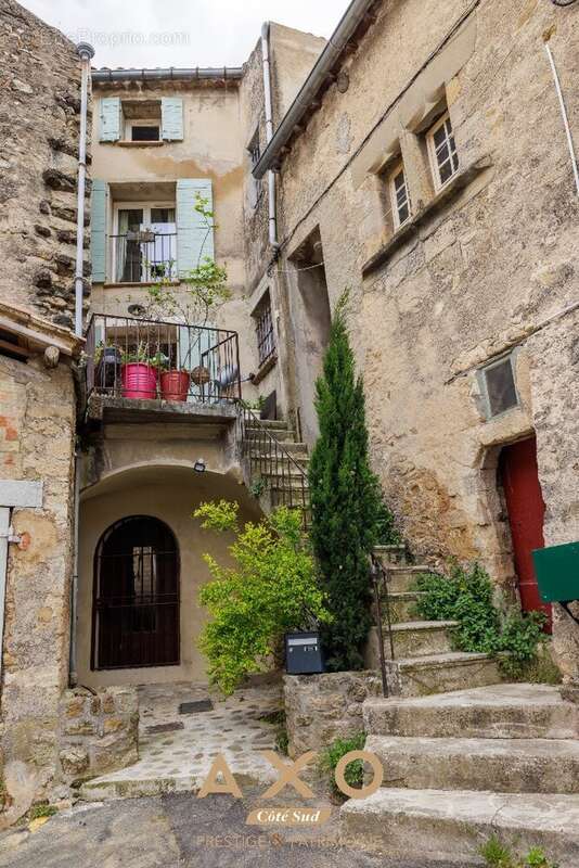 Maison à CUCURON