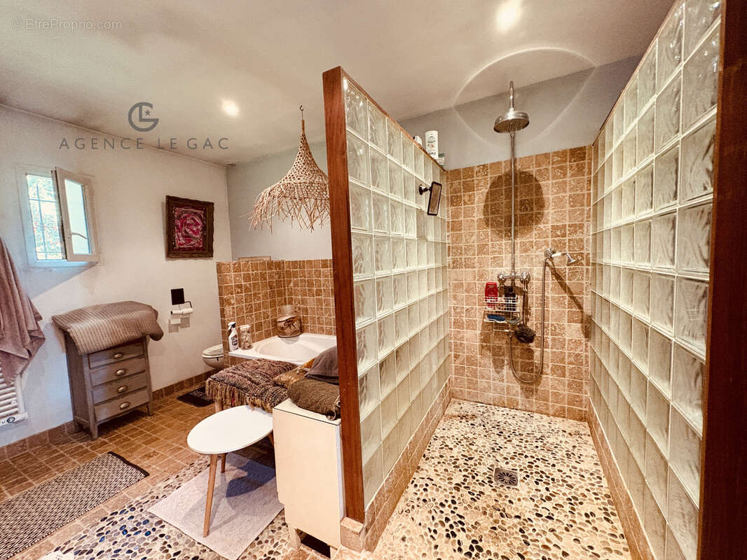 Maison à PLAN-DE-LA-TOUR