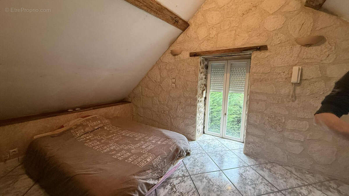 Maison à SEMUR-EN-VALLON