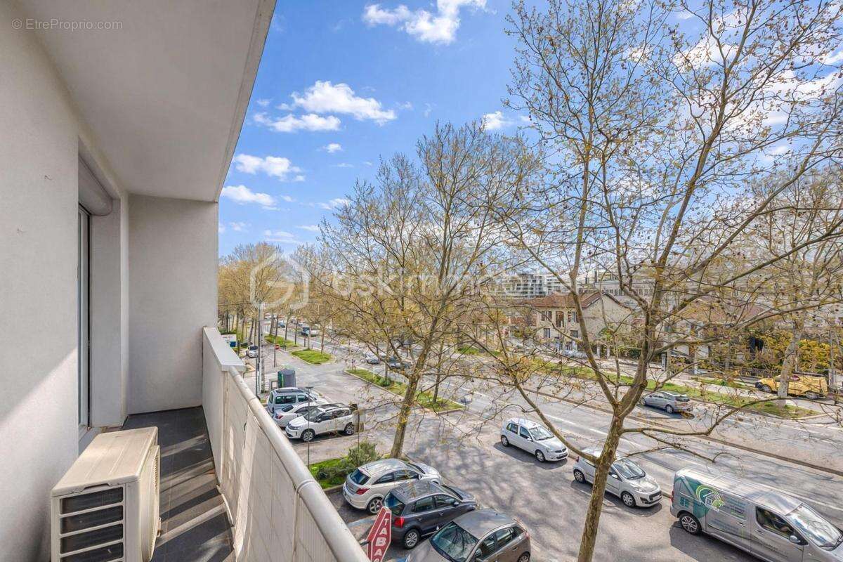 Appartement à LE PONT-DE-CLAIX