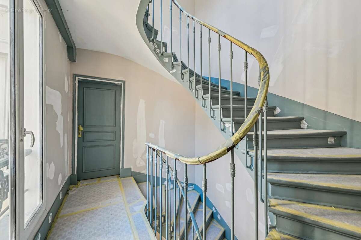 Appartement à PARIS-7E