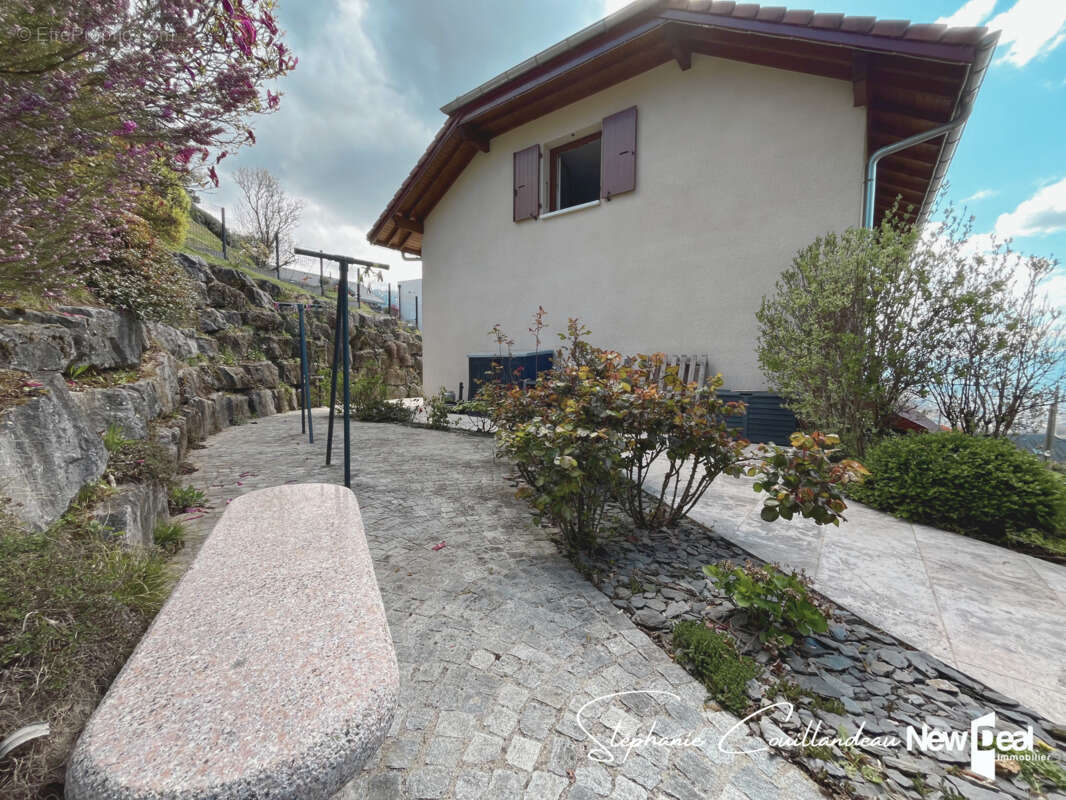Maison à GRESY-SUR-AIX